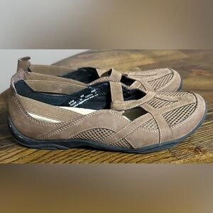 Clarks Brown leather Loafers
like new